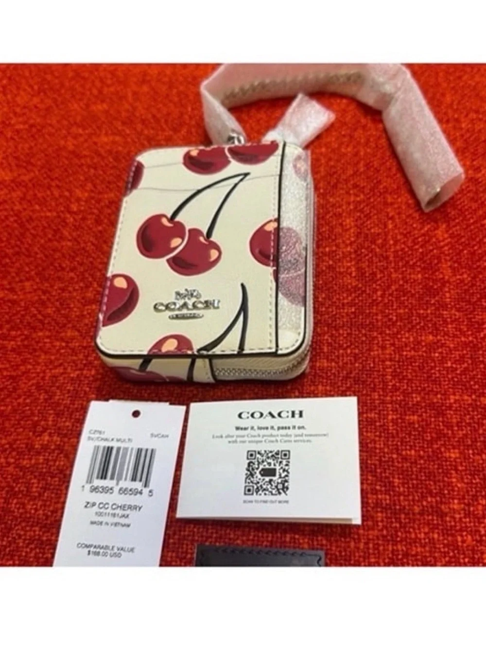 ❤️❤️❤️SALE!!! Coach zip Cherry card case/limited edition❤️❤️❤️